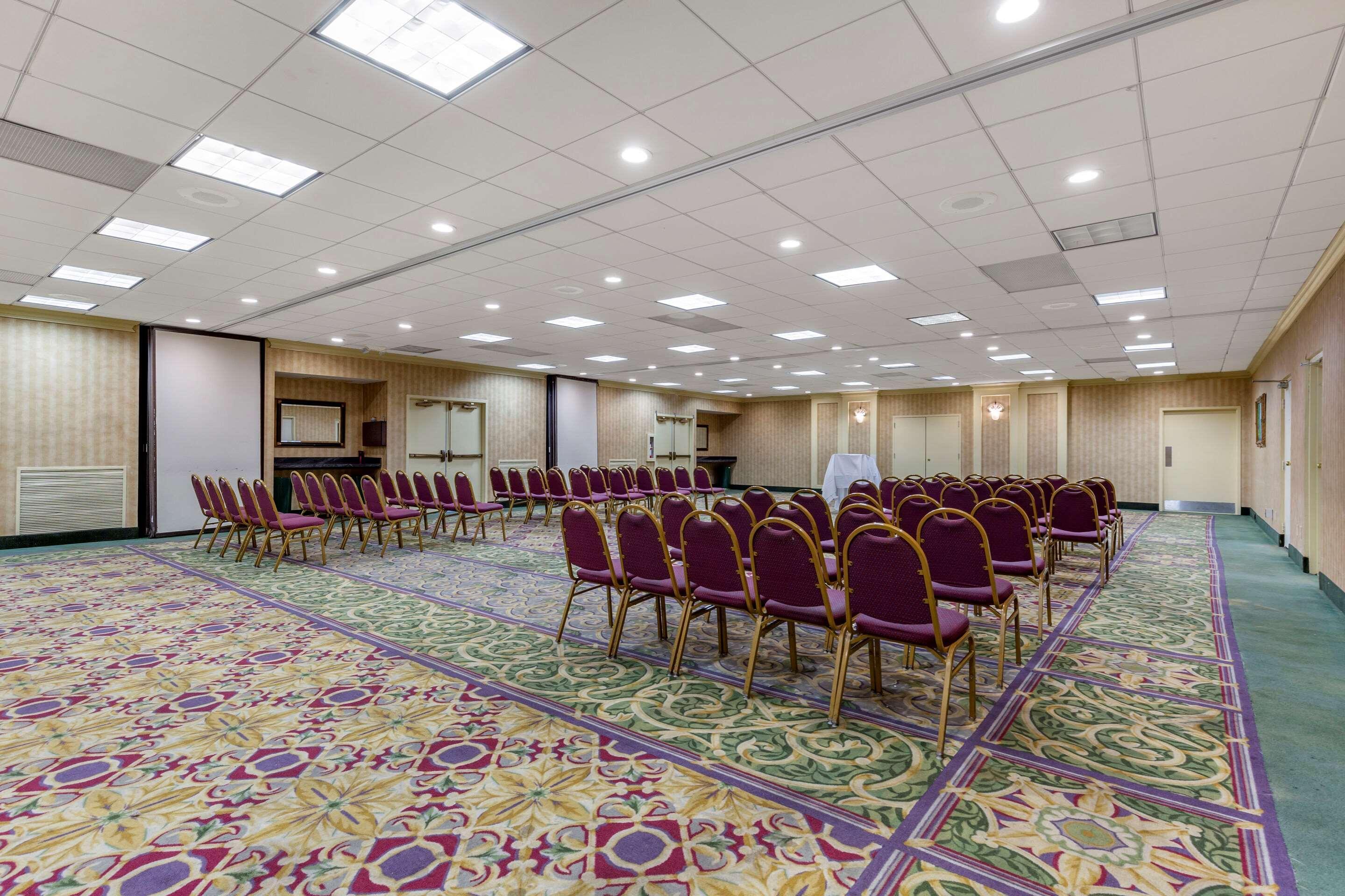 Quality Inn Windsor Mill Bagian luar foto
