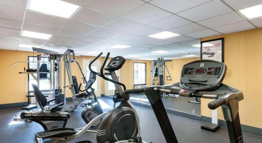 Quality Inn Windsor Mill Bagian luar foto