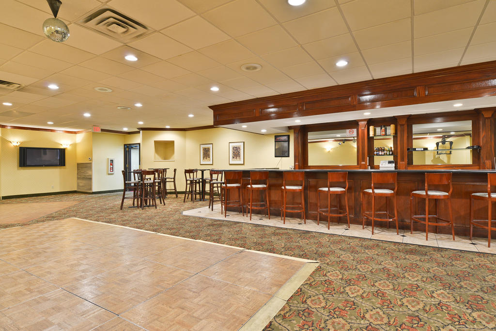 Quality Inn Windsor Mill Bagian luar foto
