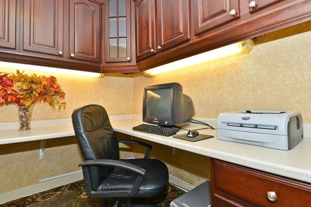 Quality Inn Windsor Mill Bagian luar foto