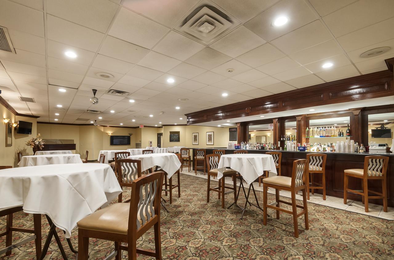 Quality Inn Windsor Mill Bagian luar foto