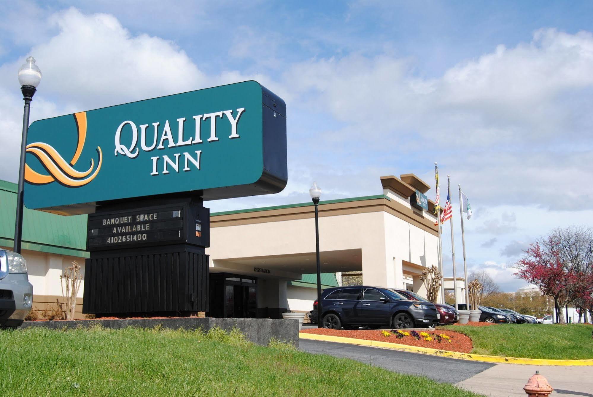 Quality Inn Windsor Mill Bagian luar foto