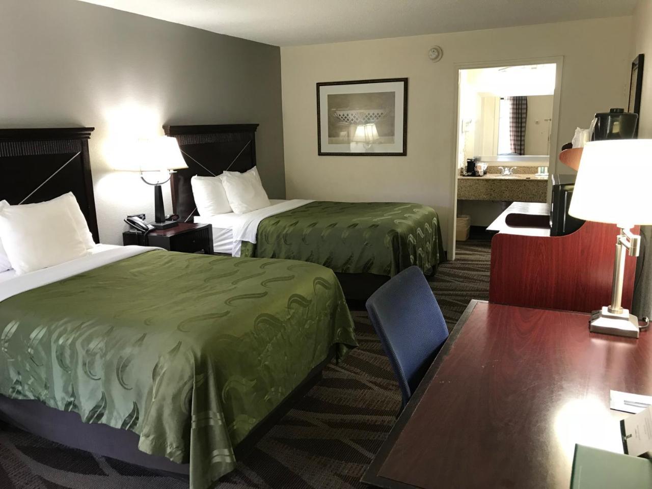 Quality Inn Windsor Mill Bagian luar foto