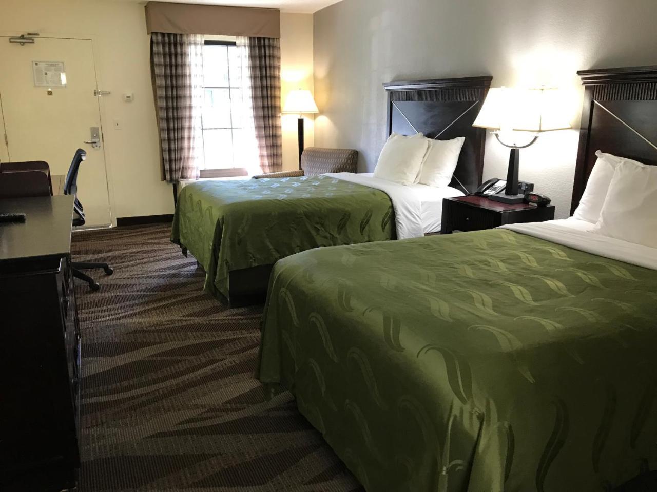 Quality Inn Windsor Mill Bagian luar foto